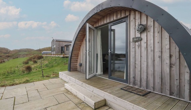 SULA, pet friendly, with a garden in Cullipool, Isle Of Luing
