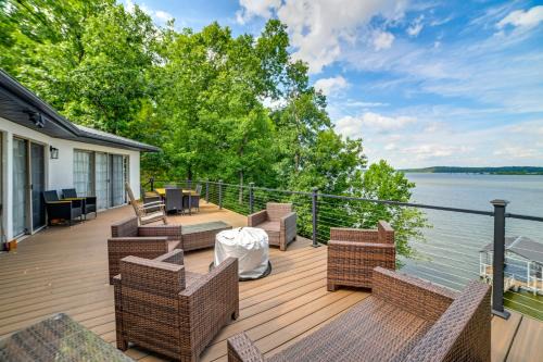 Summer Getaway on Kentucky Lake w/Private Dock