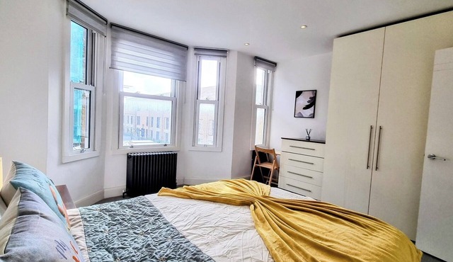 Surbiton Luxury Garden House 19