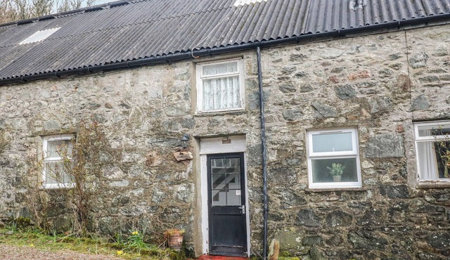 SYCAMORE, pet friendly, with a garden in Inveraray