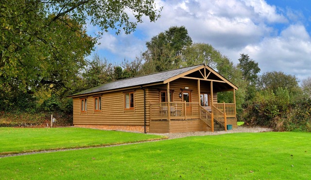 Tarka's Holt Log Cabin, Stowford