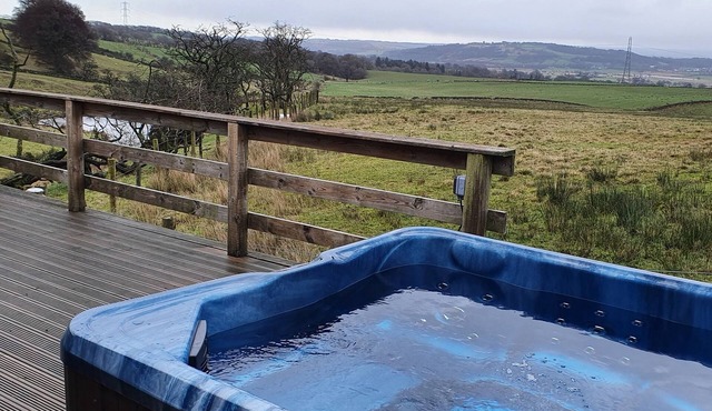 Tay Lodge 3 bedroom 2 bathroom with stunning views and hot tub