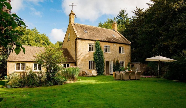 Temple Guiting Cottage - sleeps 10 guests in 5 bedrooms