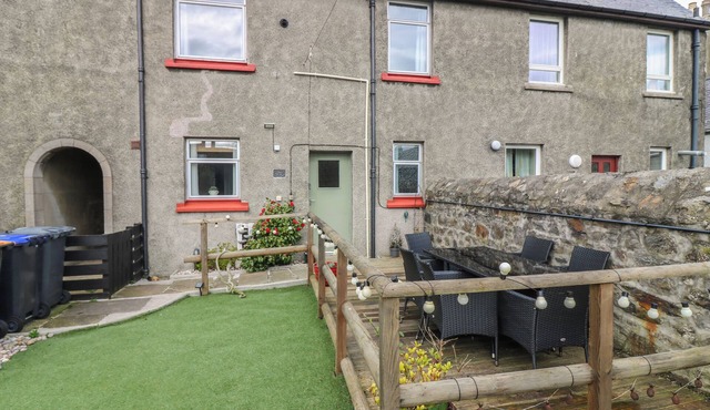 THAIN HOUSE, pet friendly, country holiday cottage in Banff