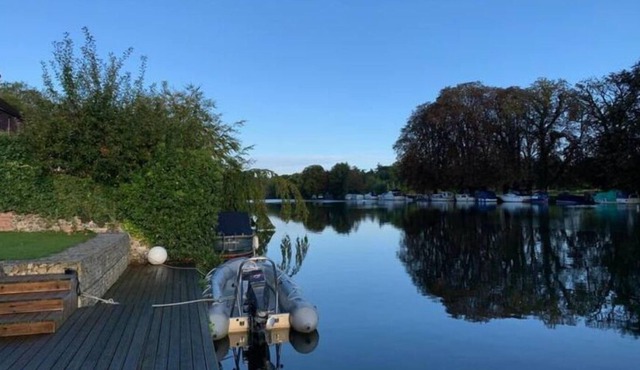 Thames Riverside Luxury Home
