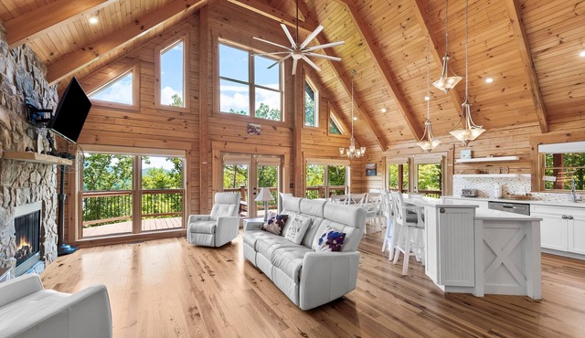 The Bentley | Private Boat Slip~Hot tub~Game Room