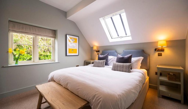 The Bottle & Glass Inn - Book All 3 Rooms