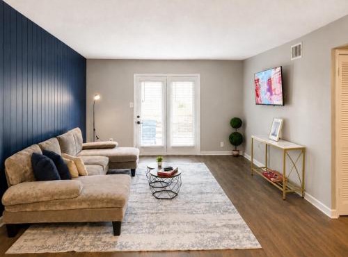 The Briar House Elegant Hoover Escape T1