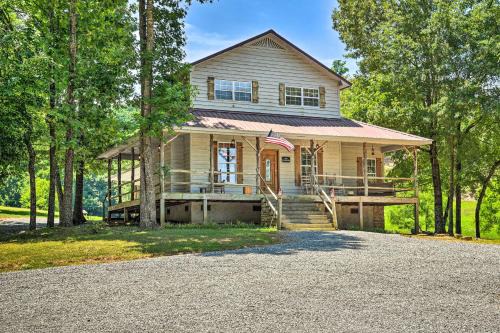 The Bunkhouse at Kudzu Cove Cabins Resort