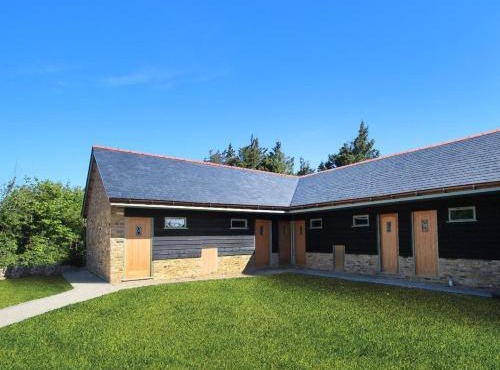 The Crown Lodges