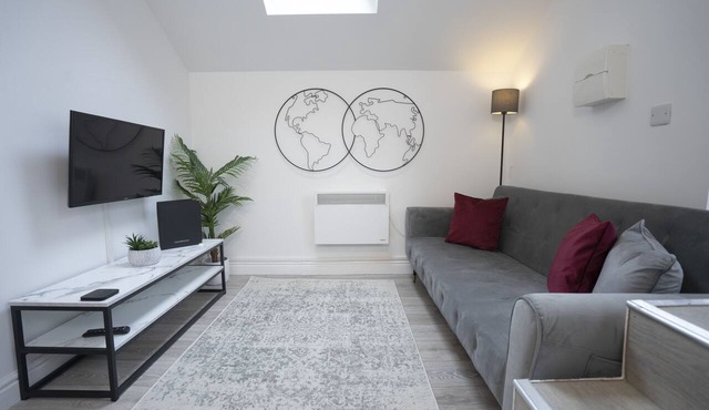 The Den - King BED 5 min Walk to City Centre