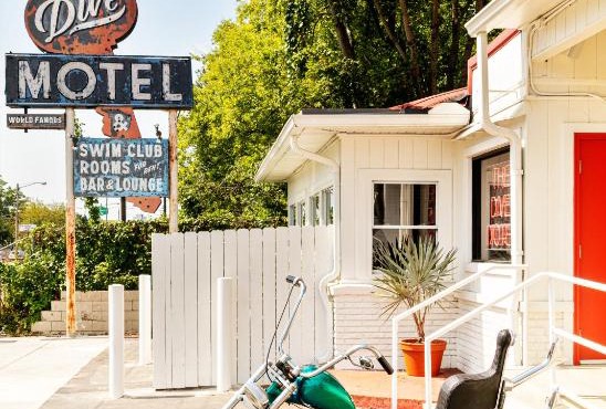 The Dive Motel and Swim Club