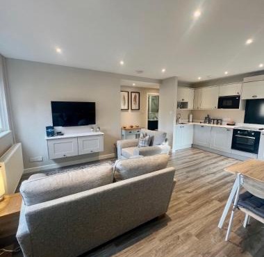 THE ESK - Modern 1 bedroom apartment in centre of Melrose.
