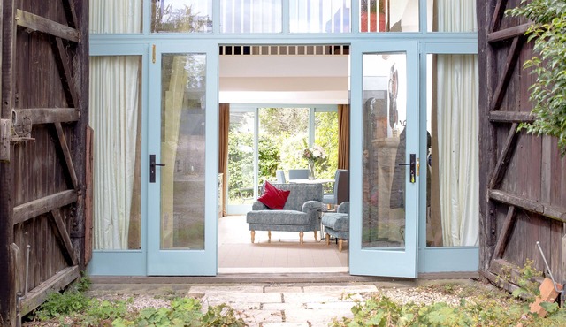 The Hall - luxury barn conversion in the Cotwolds
