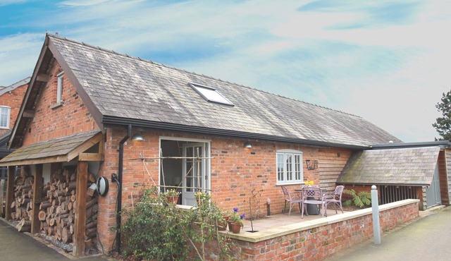 The Hayloft - a cheshire that sleeps 2 guests in 1 bedroom
