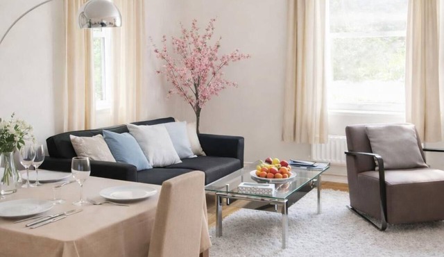 The Kensington Lovely Elegant Executive Residence