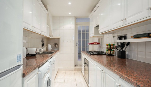 The Kensington Palace Mews - Bright & Modern 6BDR House with Parking Space