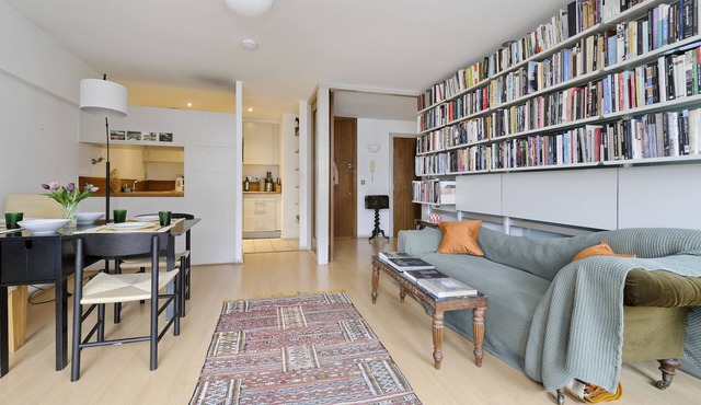 The Little Library - One Bedroom Apartment, Sleeps 2