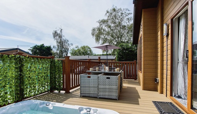The Lodge - a cabin that sleeps 6 guests in 3 bedrooms