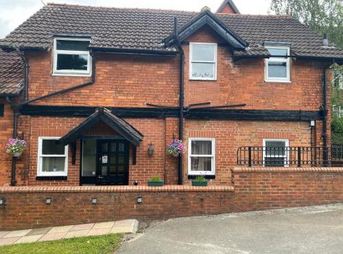 The lodge at Carlton tavern free parking