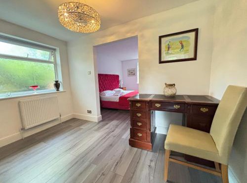 The Luxe 2BR Specious Bungalow - Garden & Parking