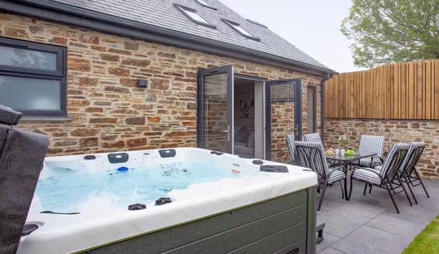 The Oyster - Three Bedroom House, Sleeps 6
