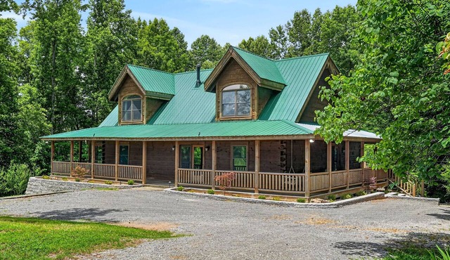 The Porch Lodge at Center Hill Lake