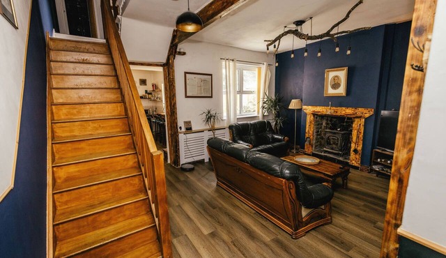 The Warwick Grove – Townhouse with Secret Garden