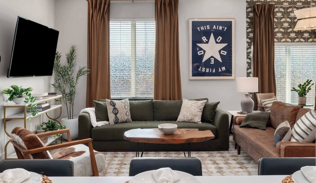 The Wild Rose House - Brand New - Skyline Views