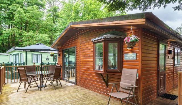 Three Trees Lodge - White Cross Bay - With Hot Tub