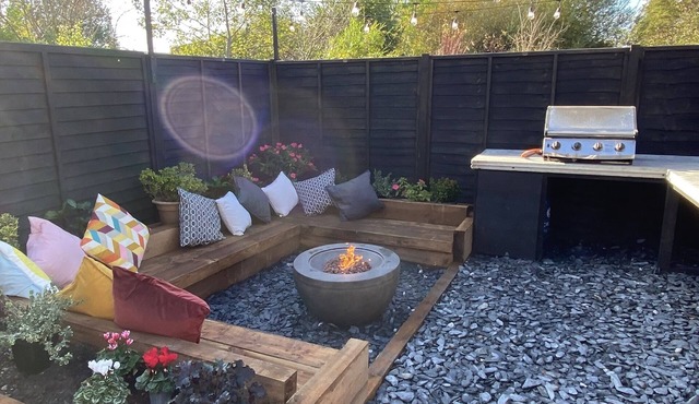 Tipsy Cottage, 2 bedroom with fire-pit and BBQ