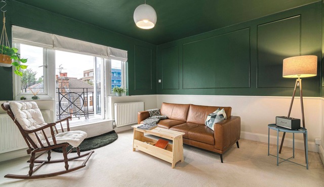 Top-Floor Apartment w/Balcony & Rooftop