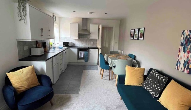 Town centre apartment with parking