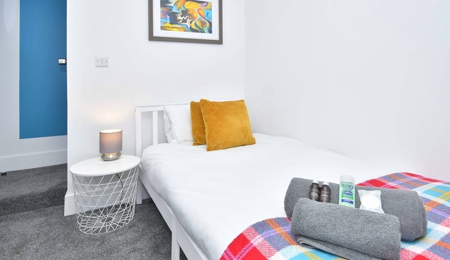 Townhouse @ 42 Minshull New Road Crewe - Single