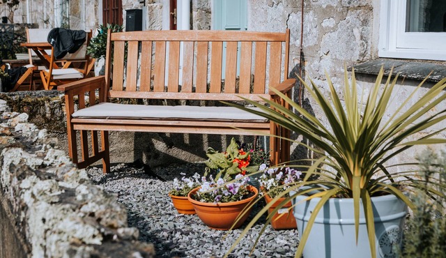 Traditional Cornish Cottage close to the beach with private parking