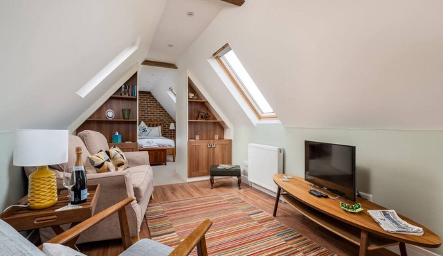 Tranquil Chilterns Farm Hideaway - Pass the Keys