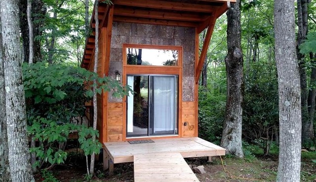 Tree House-Style Luxury Cabin in the Blue Ridge Mountains, North Carolina