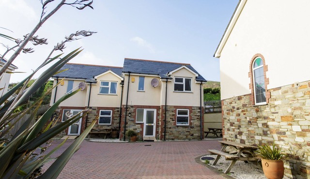 Tregurrian Villas