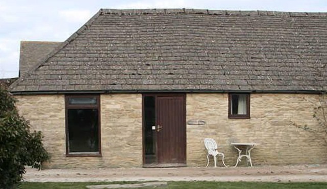 Tupenny Cottage, Old Mill Farm, Cotswold Water Park