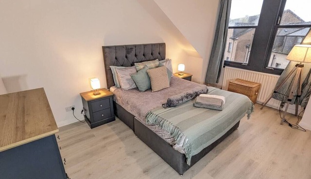 Two Bedroom Lovely Apartment in Greenock