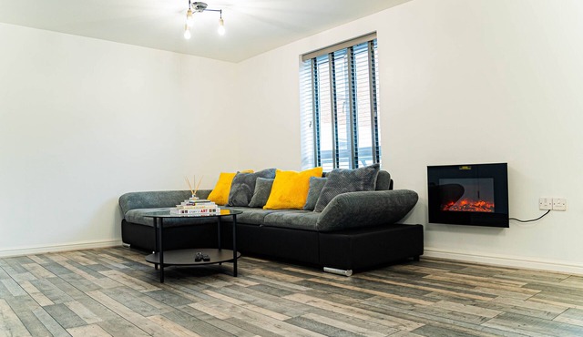 TWO BEDROOM LUXURY GROUND FLOOR APARTMENT.
