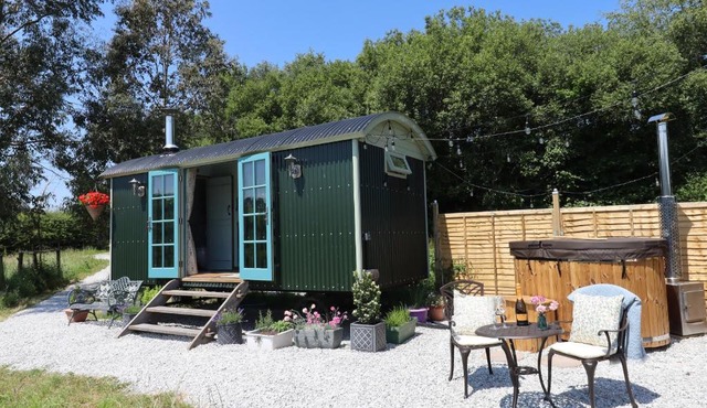 Two Moors Shepherds Hut