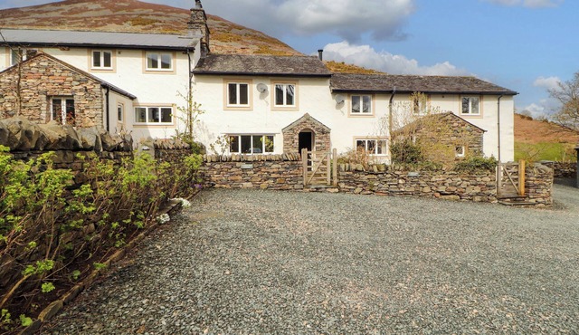TWO TOWN END, pet friendly, character holiday cottage in Mungrisdale
