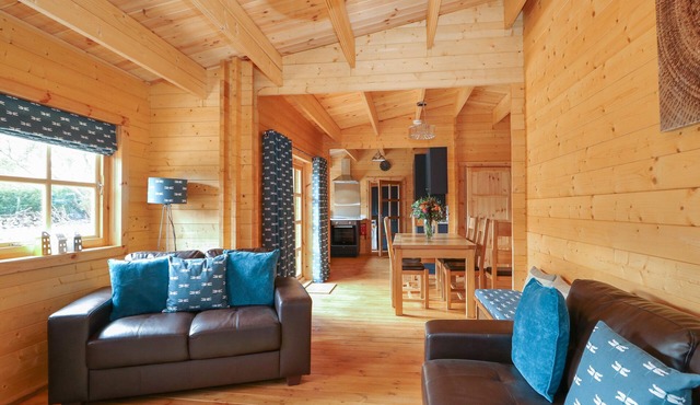 Tythe Lodge Hot Tub Retreat in Rural Lincolnshire Family-friendly Lodge Near Heckington