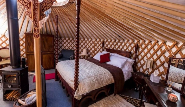 Ultimate Luxury Yurt Experience With Hot Tub - Meadow Yurt