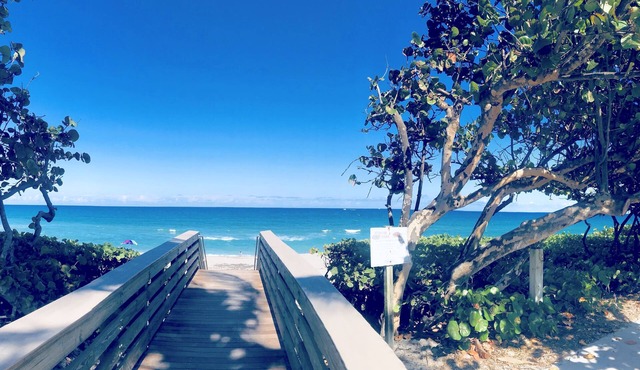 Upscale Jupiter, Southern Florida Coastal Getaway, Steps From the Ocean in Jupiter