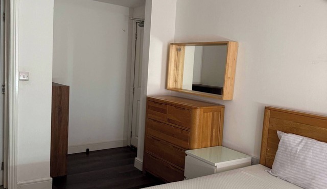 Uxbridge Brunel Uni En-suite Room 2