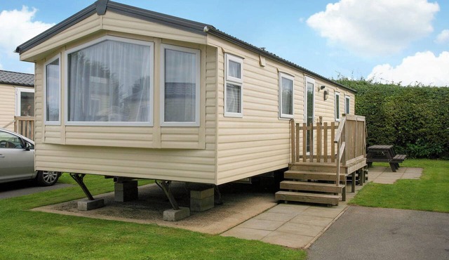 Very comfortable, modern and contemporary caravan with one double and two twin.