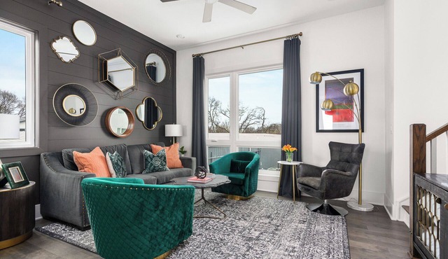 Vibehaus - Walkable Condo in East + 4 miles to Broadway