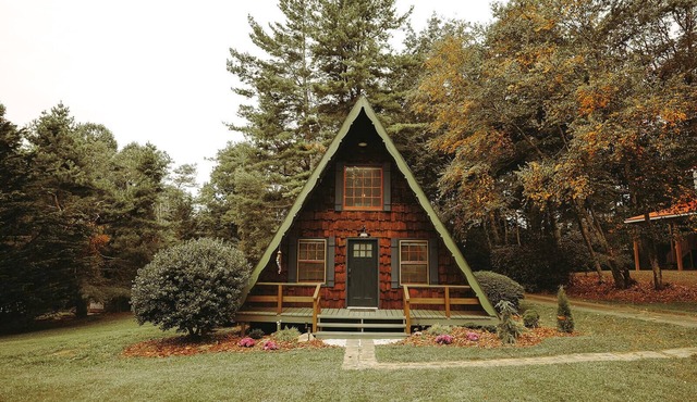Vintage Vibes - Retro A-Frame Minutes to Blue Ridge Parkway/I-77 in Fancy Gap